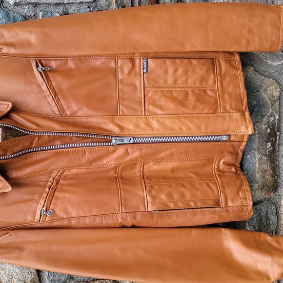 Schott NYC Vintage Leather Jacket - Picture 2 of 16